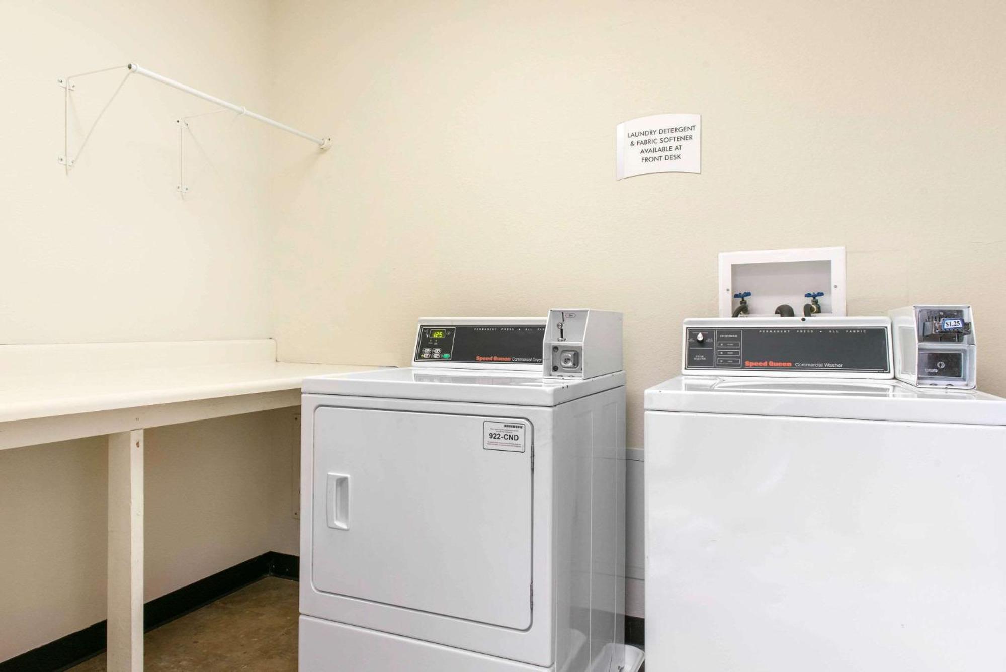 Quality Inn & Suites Anderson I-69 Extérieur photo