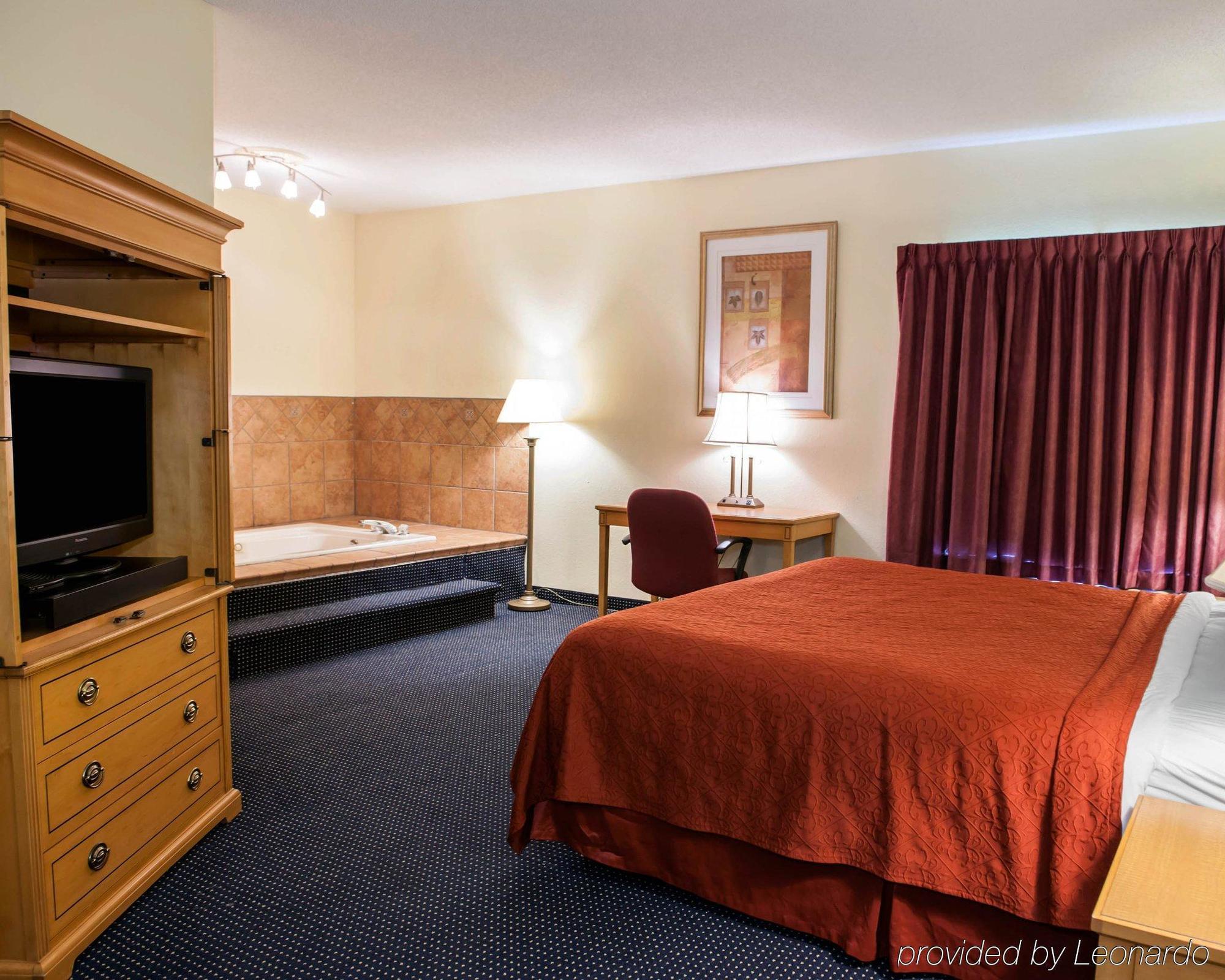 Quality Inn & Suites Anderson I-69 Extérieur photo
